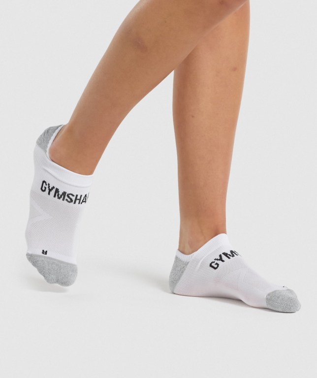 White Gymshark No Show Performance Men's Socks | US-21JPKZL