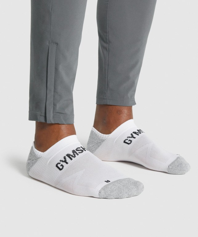 White Gymshark No Show Performance Men's Socks | US-21JPKZL