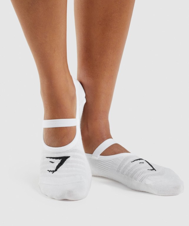 White Gymshark Studio Men's Socks | US-19LSFAZ