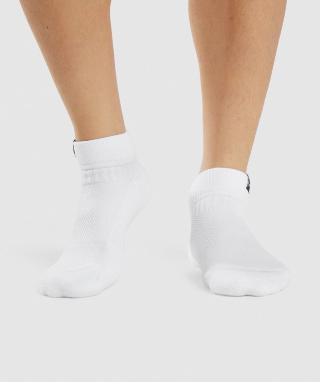 White Gymshark Woven Tab Sneaker 3pk Men's Socks | US-96TMVQN