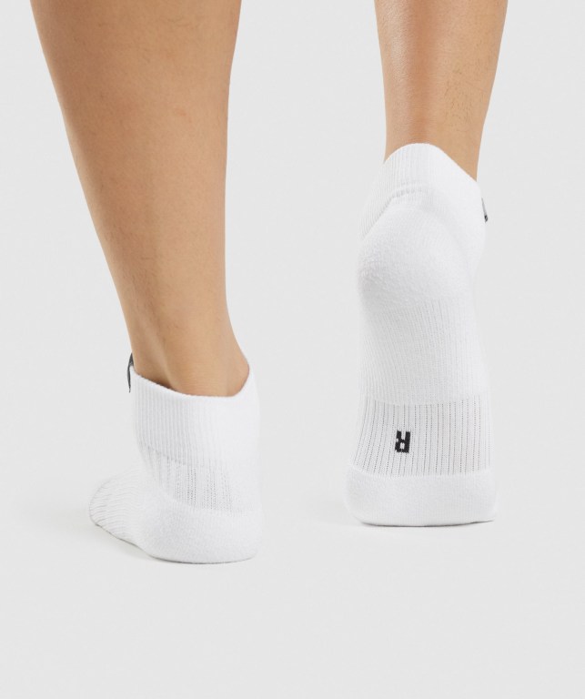 White Gymshark Woven Tab Sneaker 3pk Men's Socks | US-96TMVQN