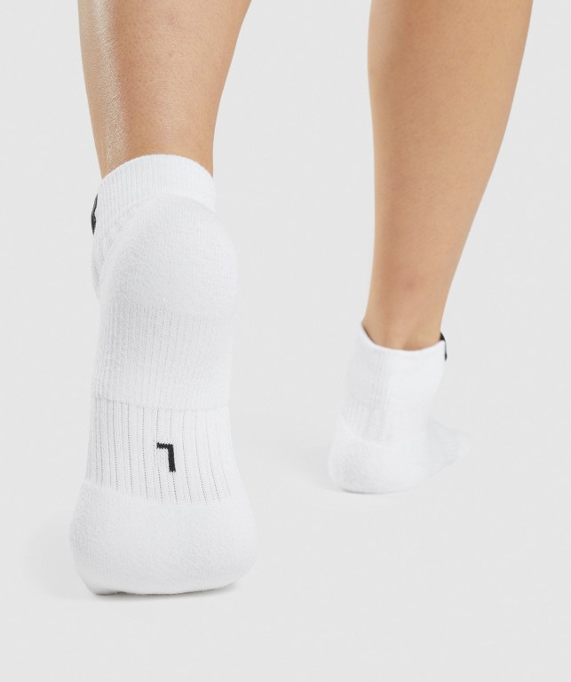 White Gymshark Woven Tab Sneaker 3pk Men's Socks | US-96TMVQN